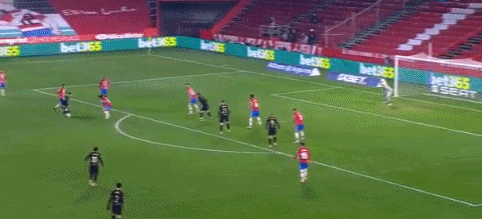 大谷翔平在 2024 年 9 月面对响尾蛇击出了一记飞行距离达 470 英尺的怪力本垒打