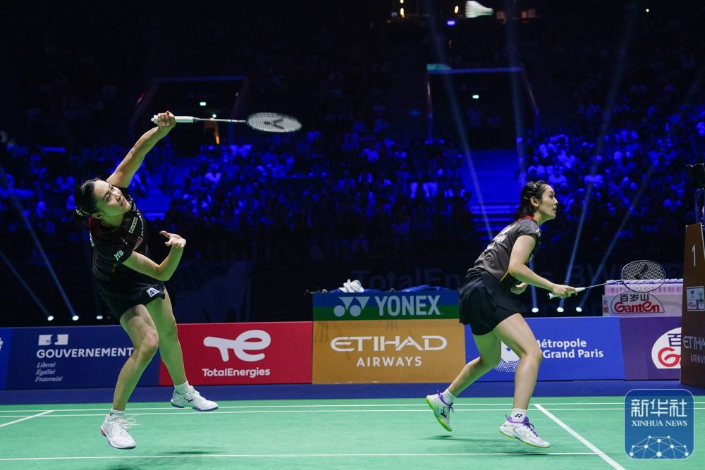 更是一个拥 更是一个拥